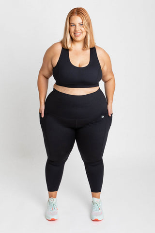 Model wears a 3XL. She is a size 24 and 175cm tall.