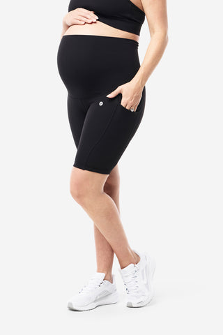 Model wears a size M. She is size 10 and 167cm tall.