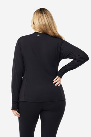 Model wears an XL. She is a size 16, wears a 16DD bra and 181cm tall.