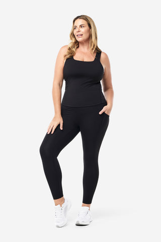 Model wears an XL. She is a size 16, wears a 16DD bra and 181cm tall.