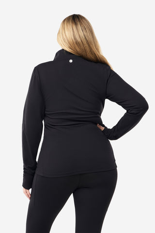 Model wears an XL. She is a size 16, wears a 16DD bra and 181cm tall.