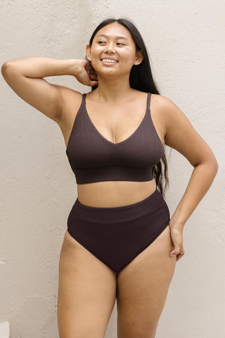 Model wears a size M. She is a size 12 and 165cm tall.