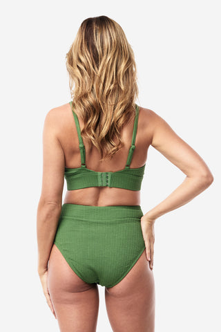 Model wears a size S. She is size 8 and 174cm tall.