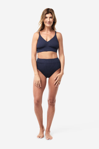 Model wears a size S. She is size 8 and 174cm tall.