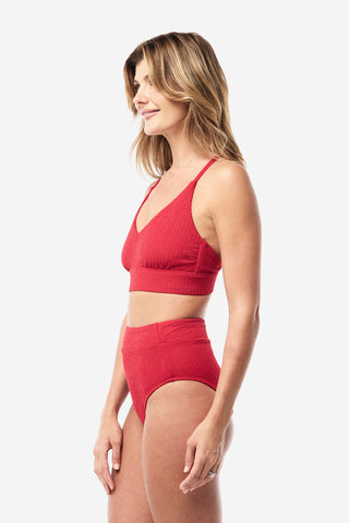 Model wears a size S. She is size 8 and 174cm tall.