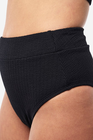 Model wears a size S. She is size 8 and 174cm tall.