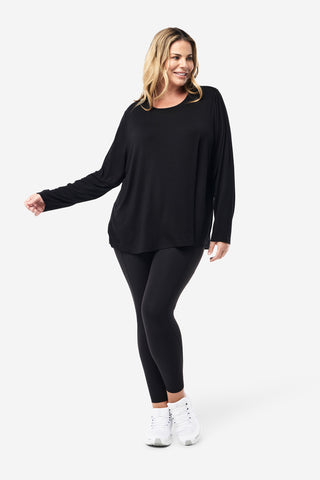 Model wears an XL. She is a size 16, wears a 16DD bra and 181cm tall.