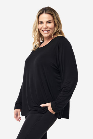 Model wears an XL. She is a size 16, wears a 16DD bra and 181cm tall.