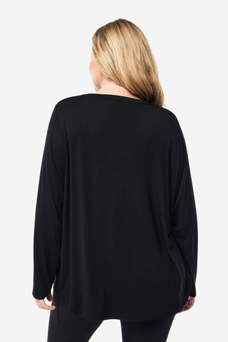 Model wears an XL. She is a size 16, wears a 16DD bra and 181cm tall.