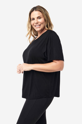 Model wears an XL. She is a size 16, wears a 16DD bra and 181cm tall.