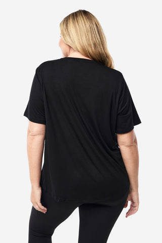 Model wears an XL. She is a size 16, wears a 16DD bra and 181cm tall.