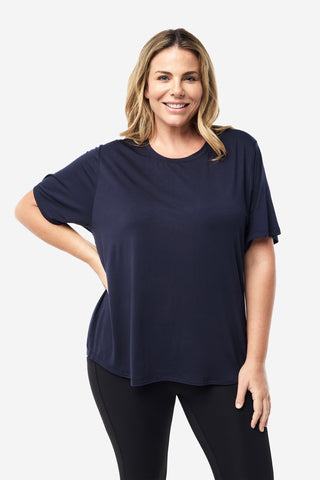 Model wears an XL. She is a size 16, wears a 16DD bra and 181cm tall.