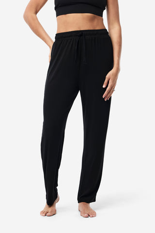 Model wears a size S. She is size 8 and 174cm tall.