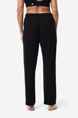 Model wears a size S. She is size 8 and 174cm tall.