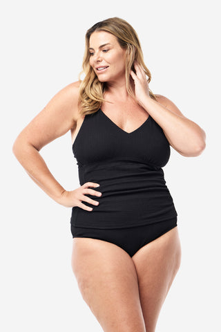 Model wears an XL. She is a size 16, wears a 16DD bra and 181cm tall.