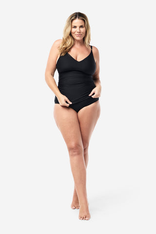 Model wears an XL. She is a size 16, wears a 16DD bra and 181cm tall.