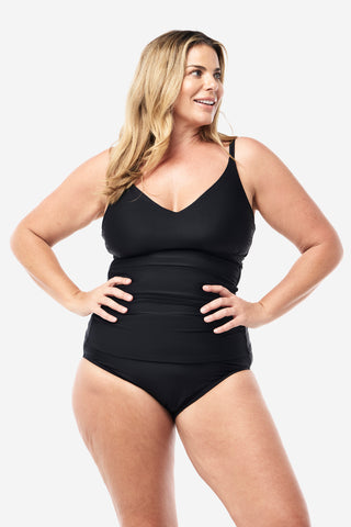 Model wears an XL. She is a size 16, wears a 16DD bra and 181cm tall.