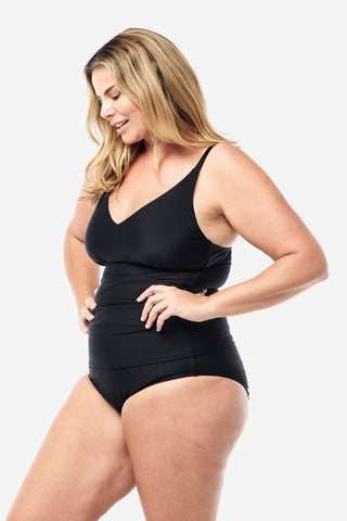 Model wears an XL. She is a size 16, wears a 16DD bra and 181cm tall.