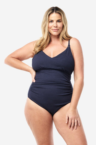 Model wears an XL. She is a size 16, wears a 16DD bra and 181cm tall.