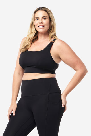 Model wears an XL. She is a size 16, wears a 16DD bra and 181cm tall.