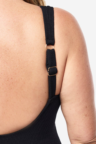 Model wears an XL. She is a size 16, wears a 16DD bra and 181cm tall.