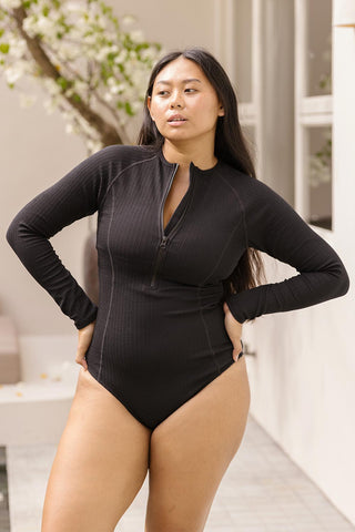 Model wears a size M. She is a size 12 and 165cm tall.