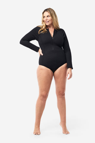 Model wears an XL. She is a size 16, wears a 16DD bra and 181cm tall.