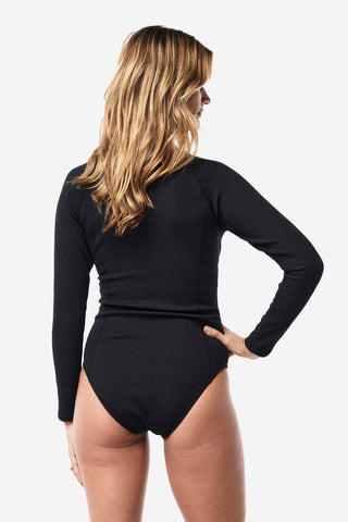 Model wears a size S. She is size 8 and 174cm tall.