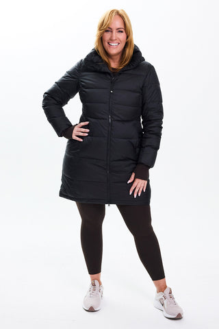 Models wears a size M. She is a size 14 and is 172cm tall.