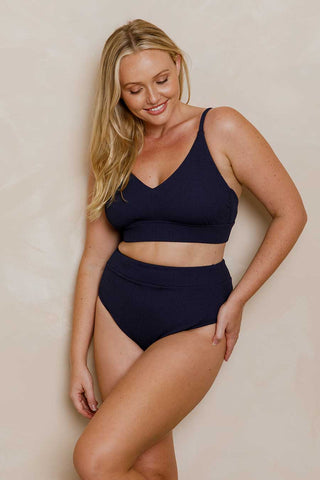 Model wears a size M. She is size 12 and 172cm tall.