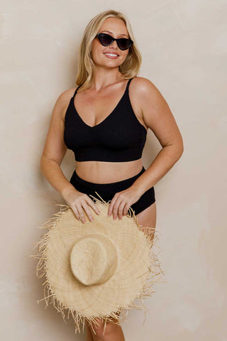 Model wears a size M. She is size 12 and 172cm tall.