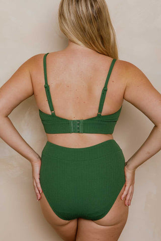 Model wears a size M. She is size 12 and 172cm tall.