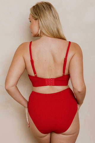 Model wears a size M. She is size 12 and 172cm tall.