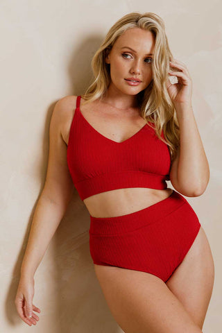 Model wears a size M. She is size 12 and 172cm tall.