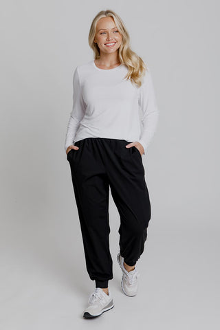 Model wears a size M. She is size 12 and 172cm tall.