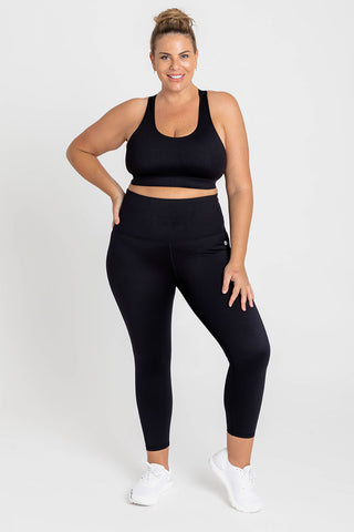 Model wears an XL. She is size 16 and 181cm tall.