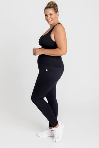 Model wears an XL. She is a size 16-18 and 181cm tall.
