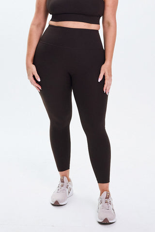 Model wears a size L. She is a size 14 and is 172cm tall.