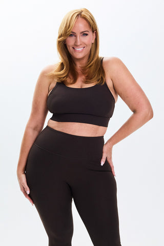 Model wears a size L. She is a size 14 and is 172cm tall.