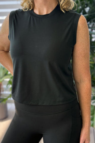 Perform Lightweight Cropped Tank - Black