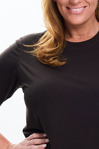 Models wears a size M. She is a size 14 and is 172cm tall.