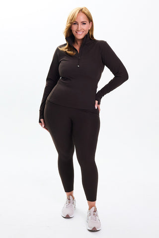 Models wears a size M. She is a size 14 and is 172cm tall.