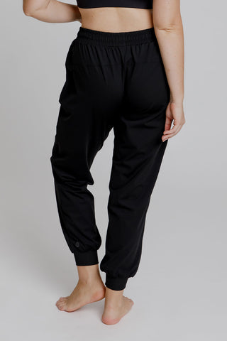 Model wears a size M. She is size 12 and 172cm tall.