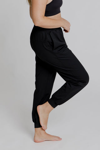 Model wears a size M. She is size 12 and 172cm tall.