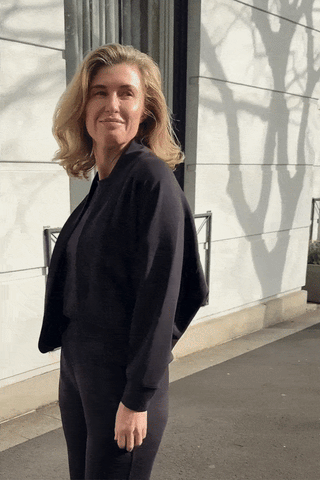 Model wears a size S. She is a size 10 and 168cm tall.