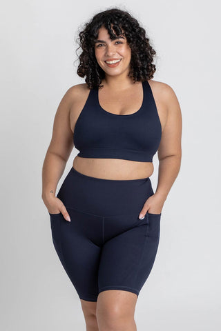 Model wears a L. She is a size 14-16, wears a 14C bra and is 168cm tall.