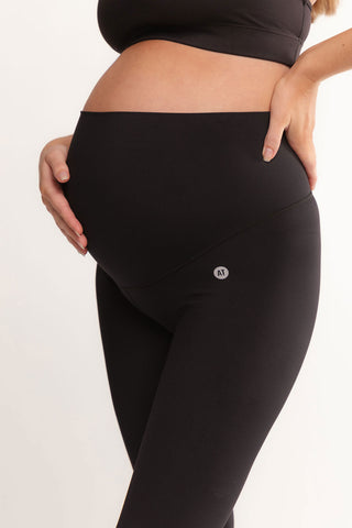 Model wears size M. She is size 10, 170cm tall and 27 weeks pregnant.