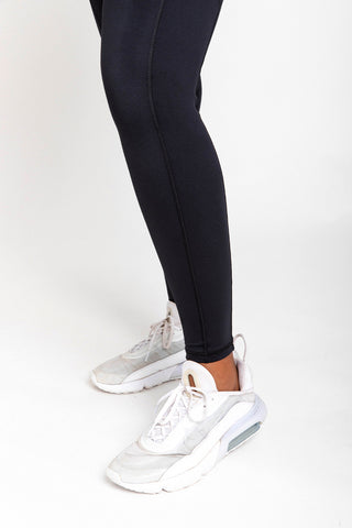 Model wears an L. She is size 16 and 180cm tall.