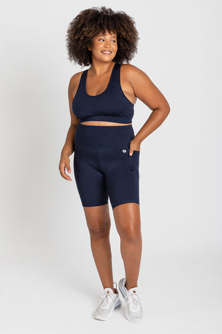 Model wears an L. She is size 16 and 180cm tall.