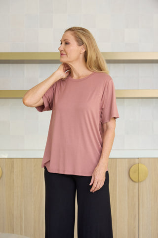 Model wears a S. She is a size 10/12 and is 175cm tall.